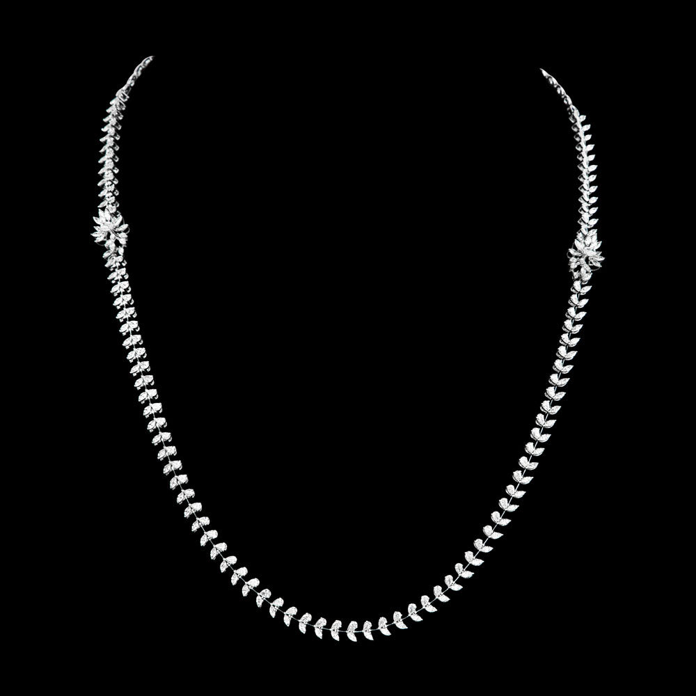 18K White Gold Diamond Necklace - 8.79ct VVS-EF