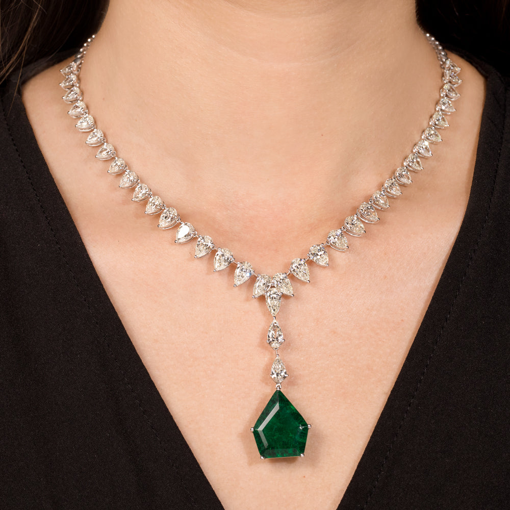 18K White Gold Diamond Necklace - 8.49ct VVS-VS-IJ with Colour Stones