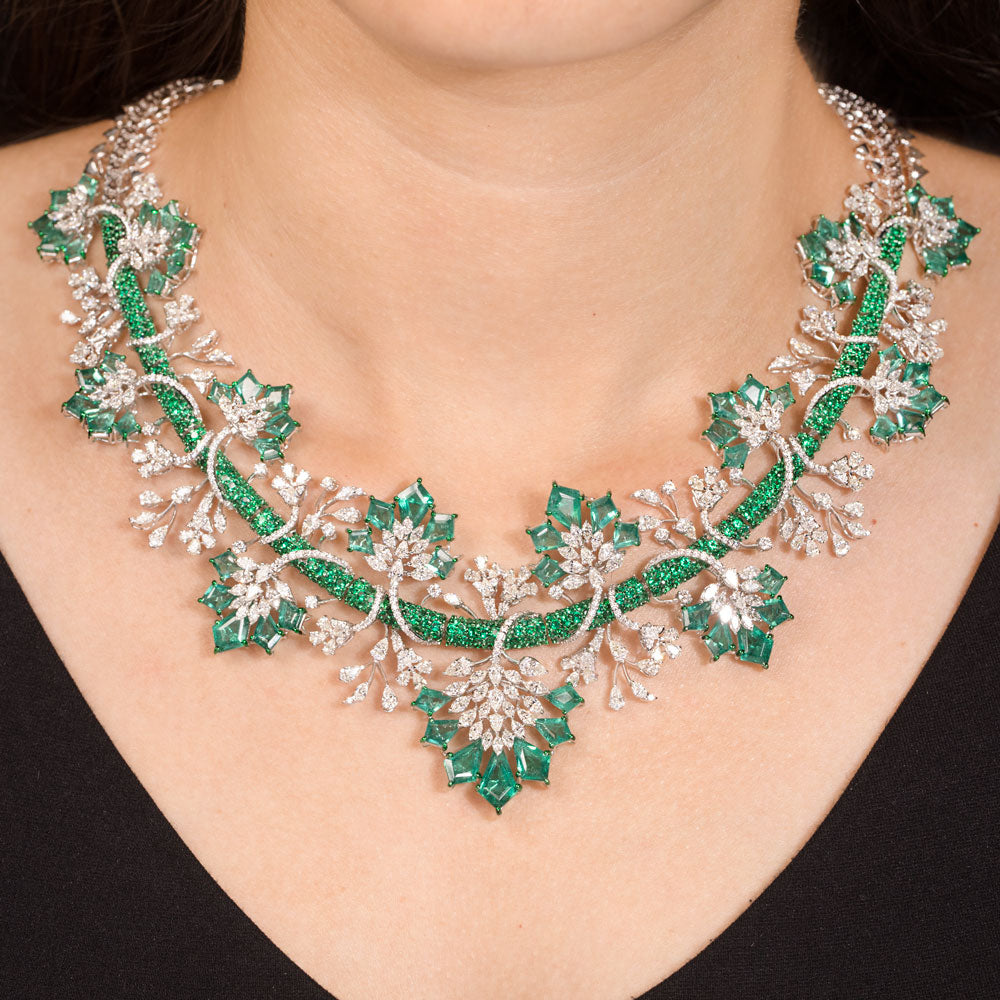 18K White Gold Diamond Necklace - 15.723ct VVS-VS-HI with Colour Stones