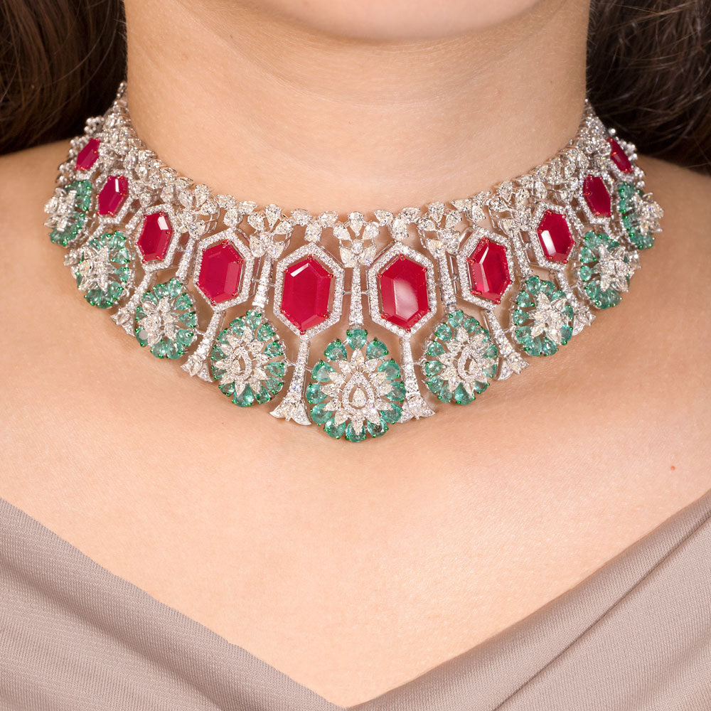 18K White Gold Diamond Necklace - 19.075ct VVS-VS-HI with Colour Stones