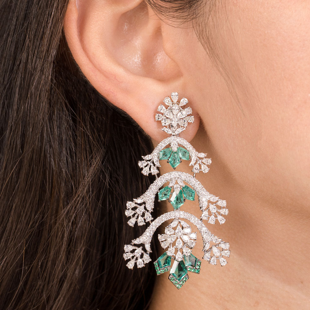 18K White Gold Diamond Jewellery - 8.01ct VVS-VS-FG with Colour Stones