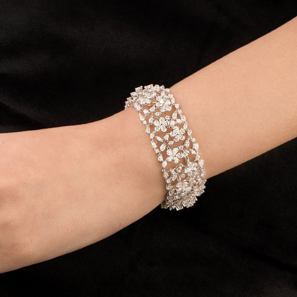 18K White Gold Diamond Bracelet - 15.702ct VVS-VS-FG