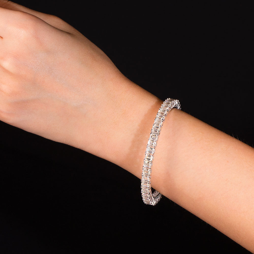 18K White Gold Diamond Bangle - 26.71ct SI-IJ