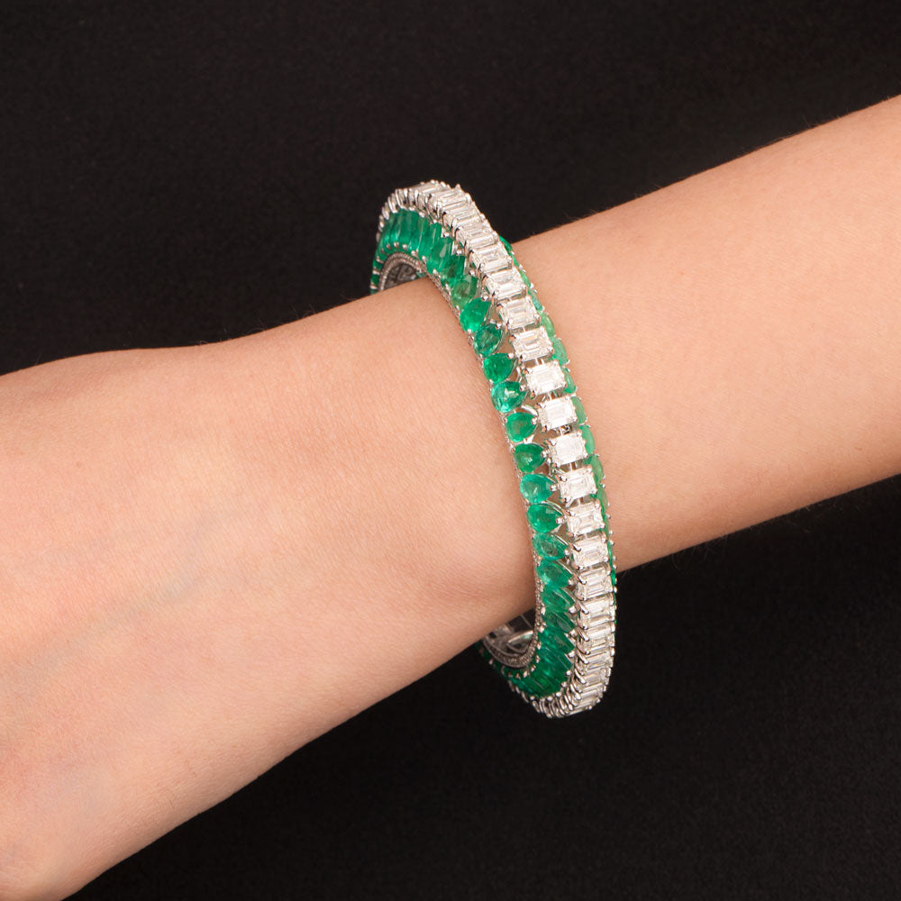 18K White Gold Diamond Bangle - 21.43ct VVS-VS-HI with Colour Stones