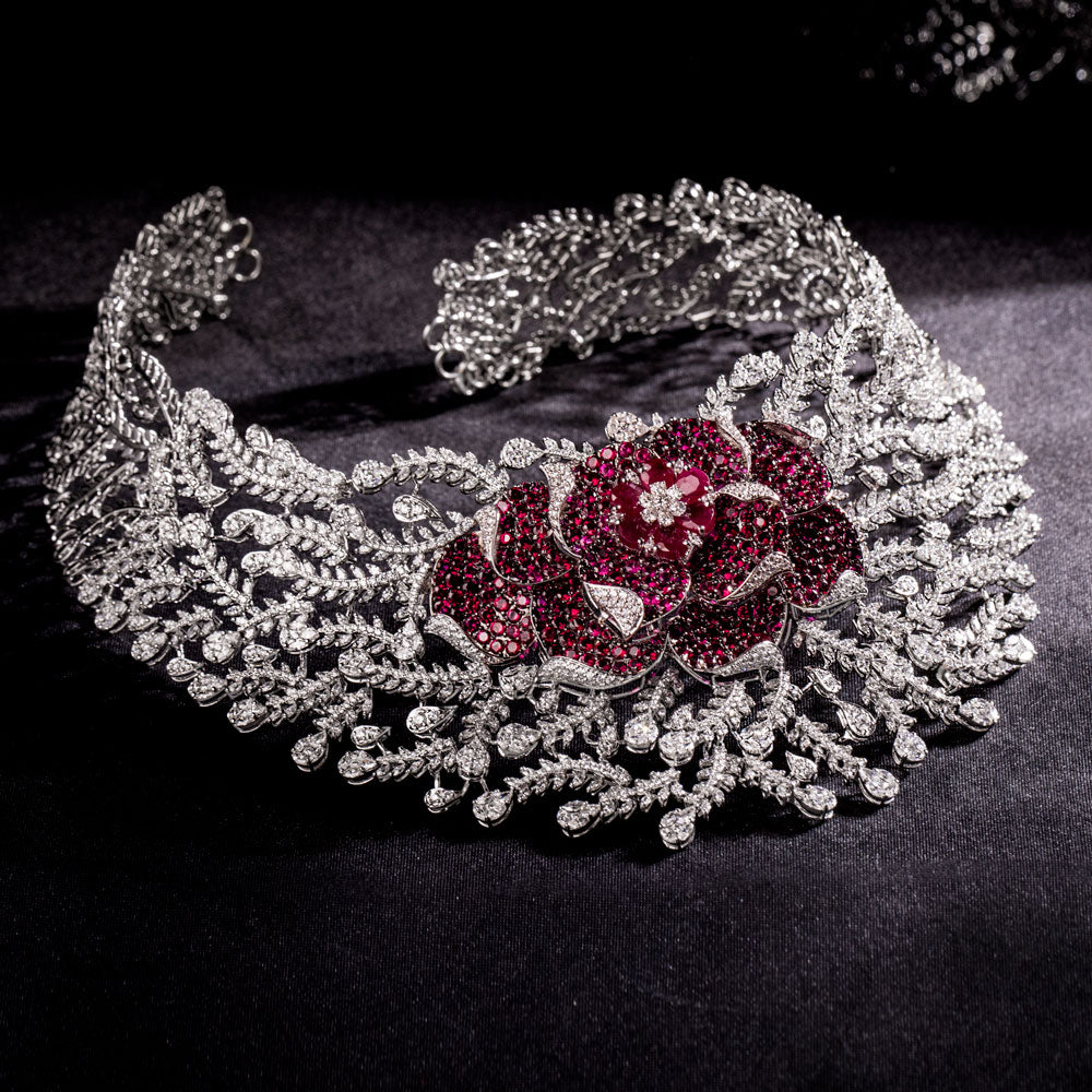 18K White Gold Diamond Necklace - 28.15ct VVS-VS-FG with Colour Stones