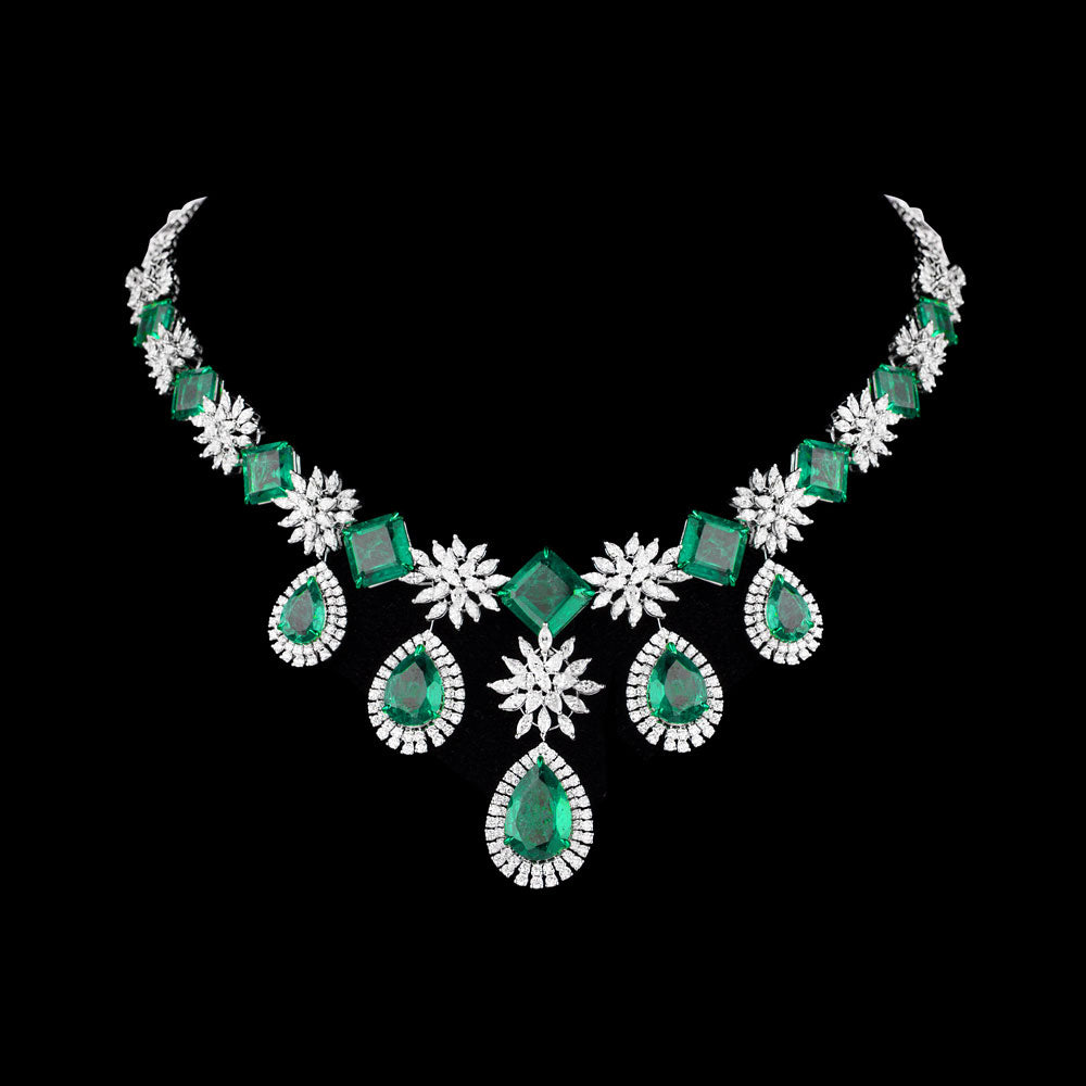 18K White Gold Diamond Necklace - 11.1ct VVS-VS-FG with Colour Stones