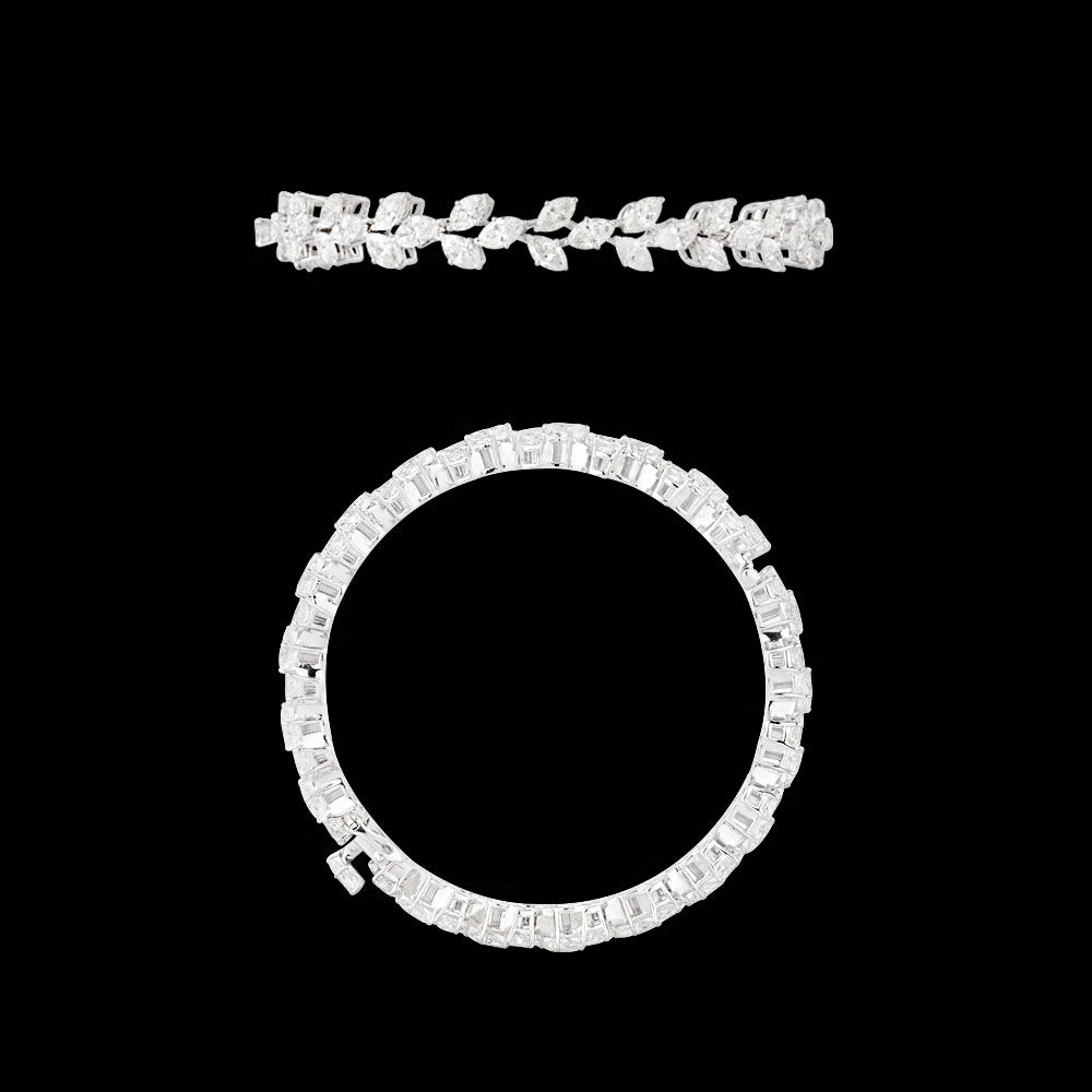 18K White Gold Diamond Bangle - 13.61ct VVS-VS-GH