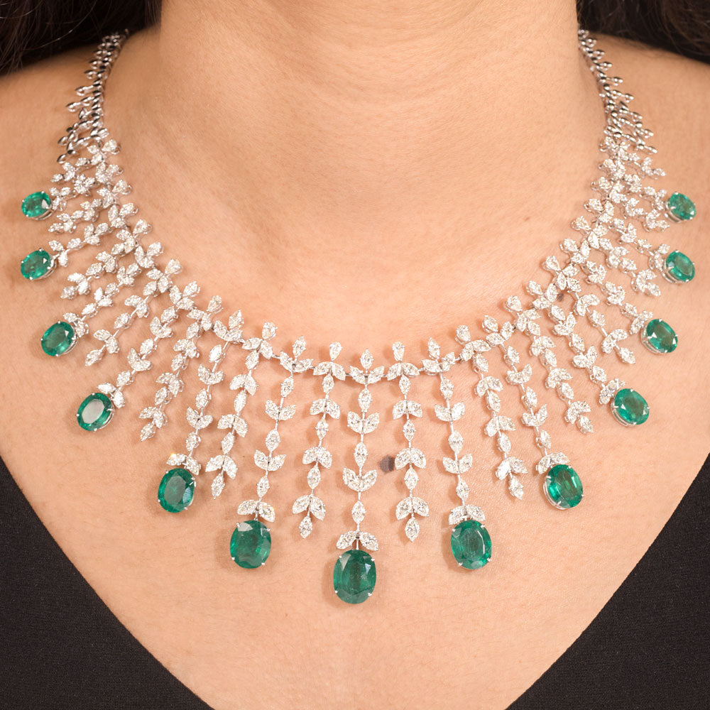 18K White Gold Diamond Necklace - 24.6ct VVS-VS-IJ with Colour Stones