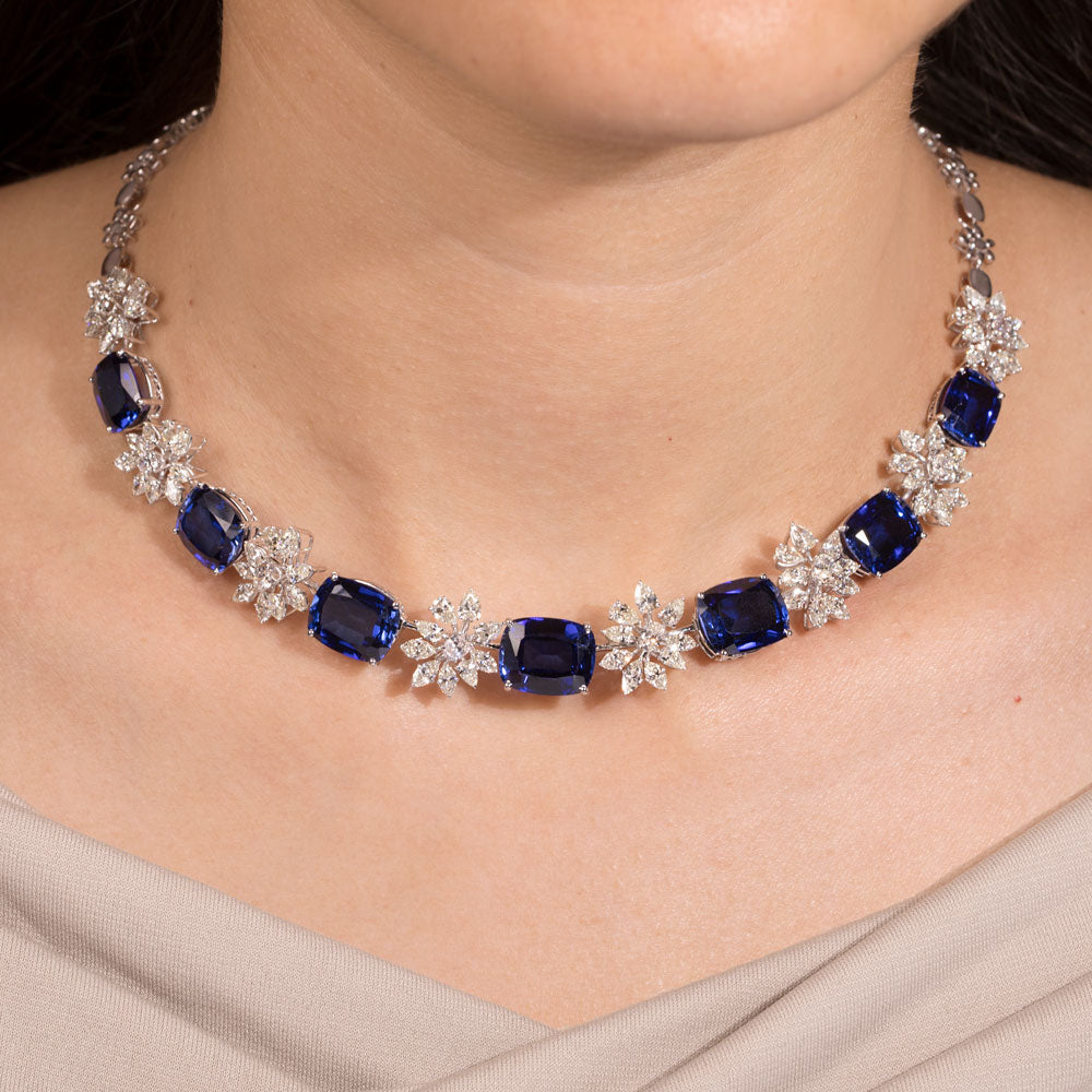 18K White Gold Diamond Necklace - 8.62ct VVS-VS-IJ with Colour Stones