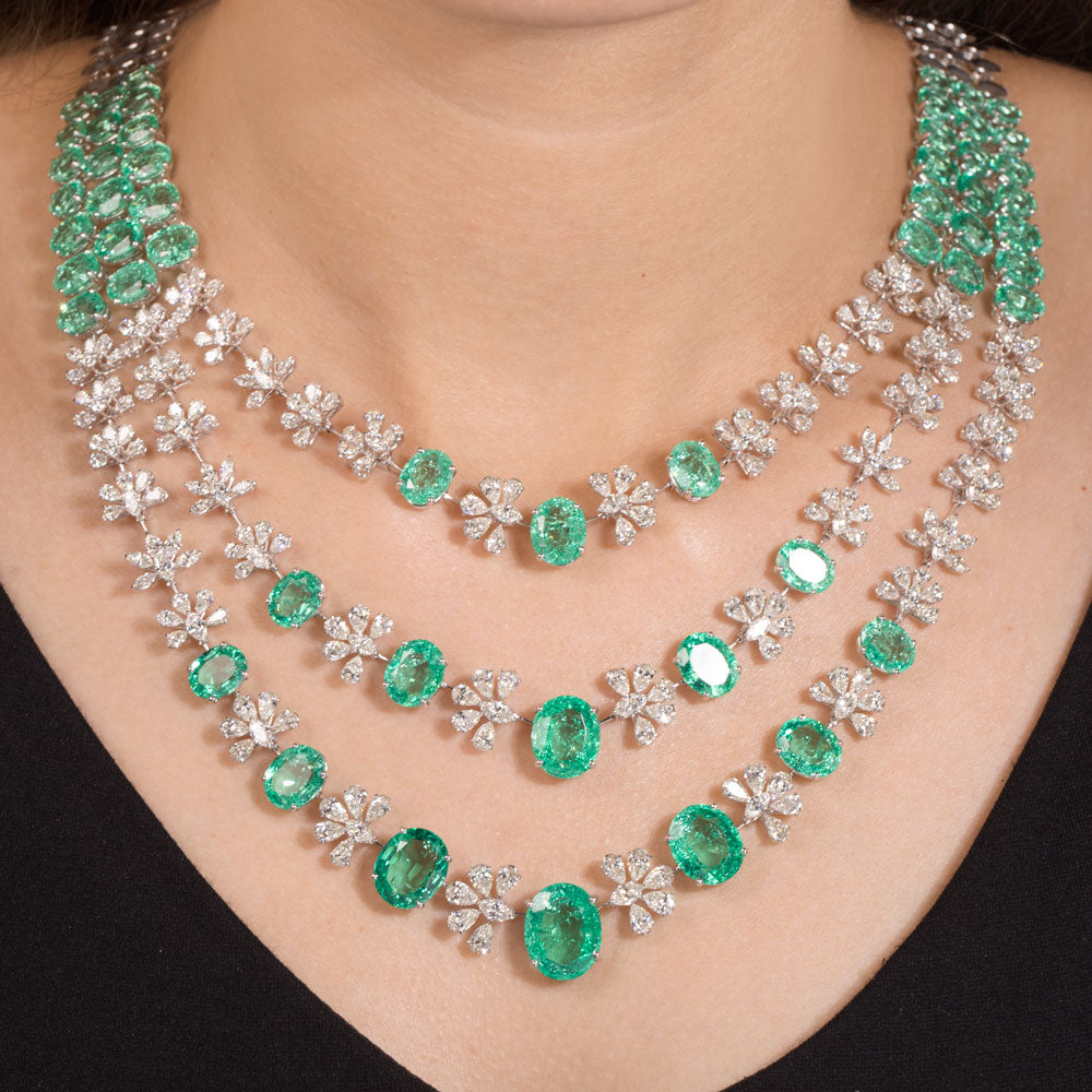 18K White Gold Diamond Necklace - 23.41ct VVS-VS-GH with Colour Stones