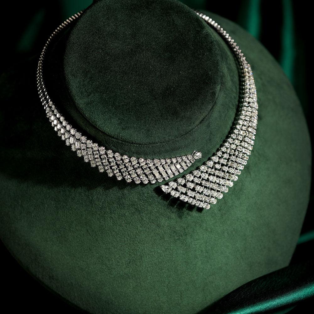 18K White Gold Diamond Necklace - 27.92ct VVS-VS-GH