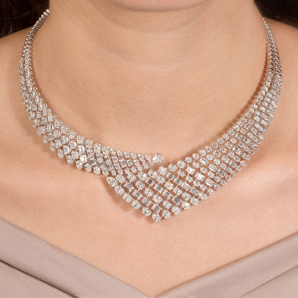 18K White Gold Diamond Necklace - 27.92ct VVS-VS-GH