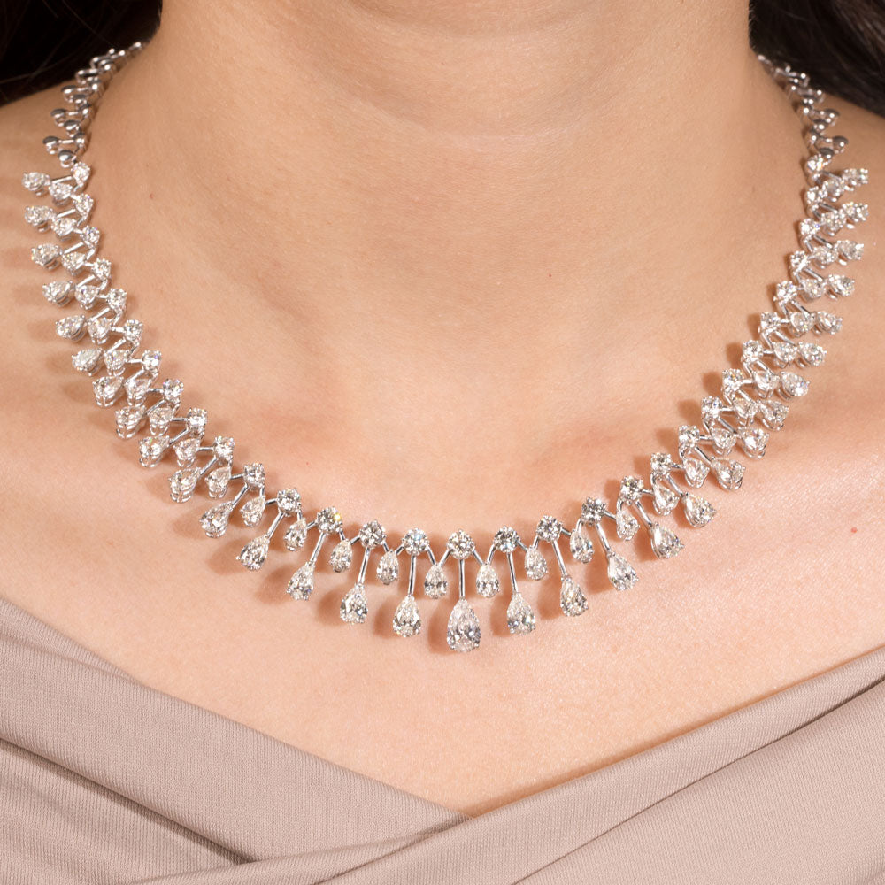 18K White Gold Diamond Necklace - 19.676ct VVS-VS-GH