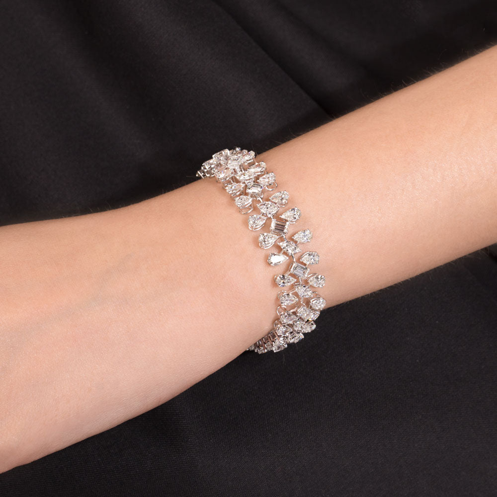 18K White Gold Diamond Bracelet - 17.08ct VVS-VS-HI