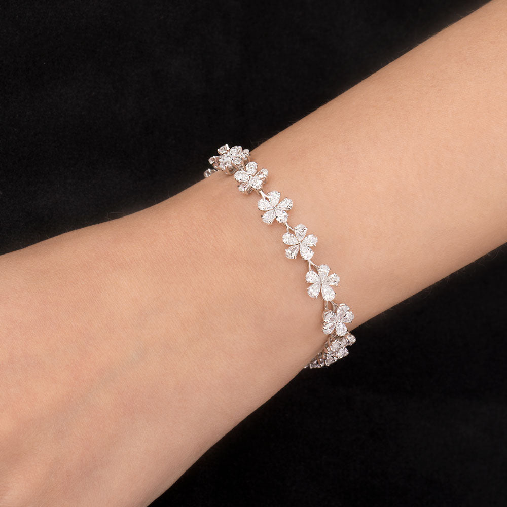 18K White Gold Diamond Bracelet - 8.04ct VVS-VS-EF