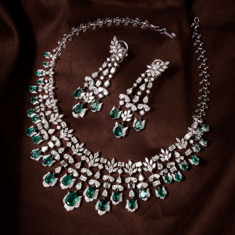 18K White Gold Diamond Necklace - 26.961ct VS-SI-IJ with Colour Stones