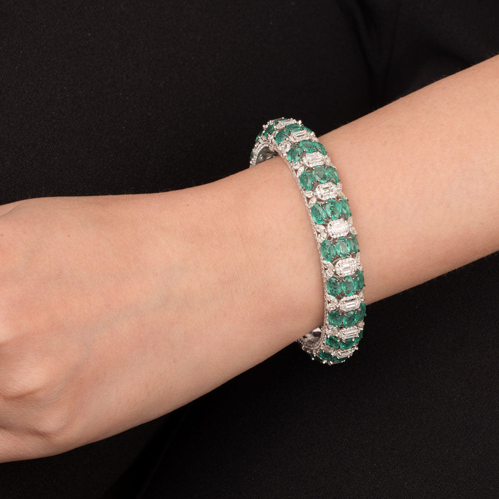 18K White Gold Diamond Bangle - 13.62ct VVS-VS-IJ with Colour Stones