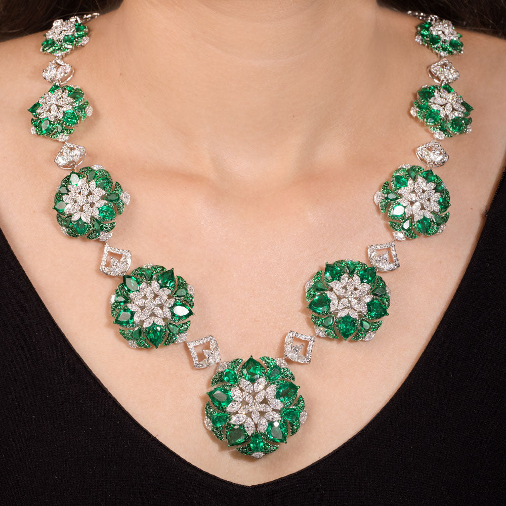 18K White Gold Diamond Necklace - 24.083ct VS-SI-FG with Colour Stones