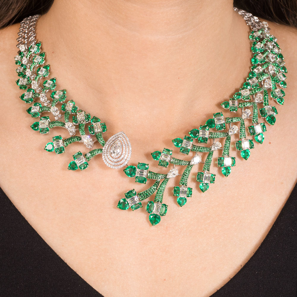 18K White Gold Diamond Necklace - 19.467ct VVS-VS-HI with Colour Stones