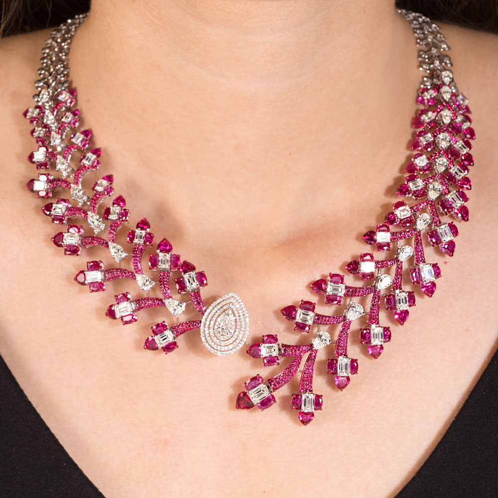 18K White Gold Diamond Necklace - 19.866ct VVS-VS-HI with Colour Stones