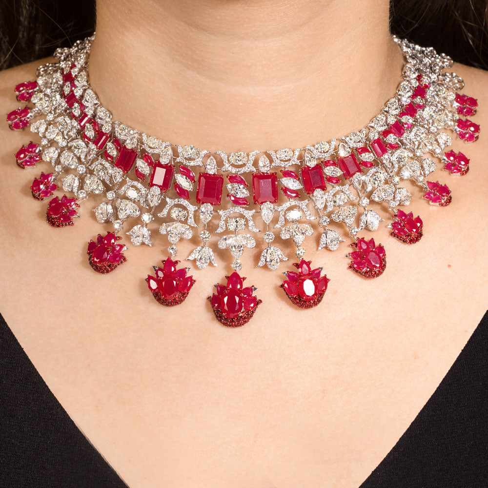 18K White Gold Diamond Necklace - 34.339ct VVS-VS-IJ with Colour Stones
