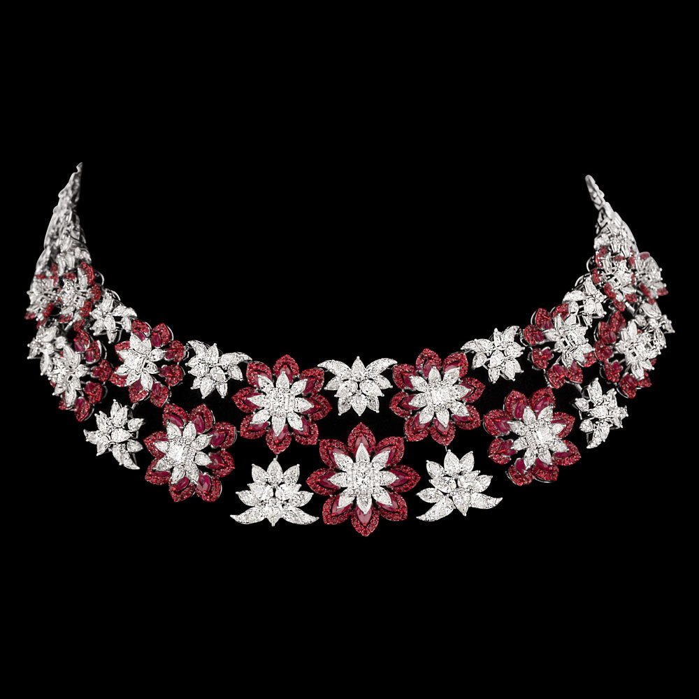 18K White Gold Diamond Necklace - 29.41ct VVS-VS-IJ with Colour Stones