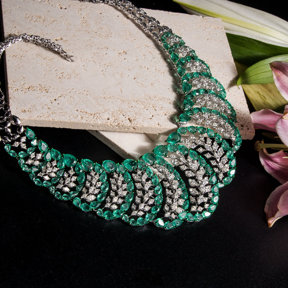 18K White Gold Diamond Necklace - 14.076ct VVS-VS-HI with Colour Stones