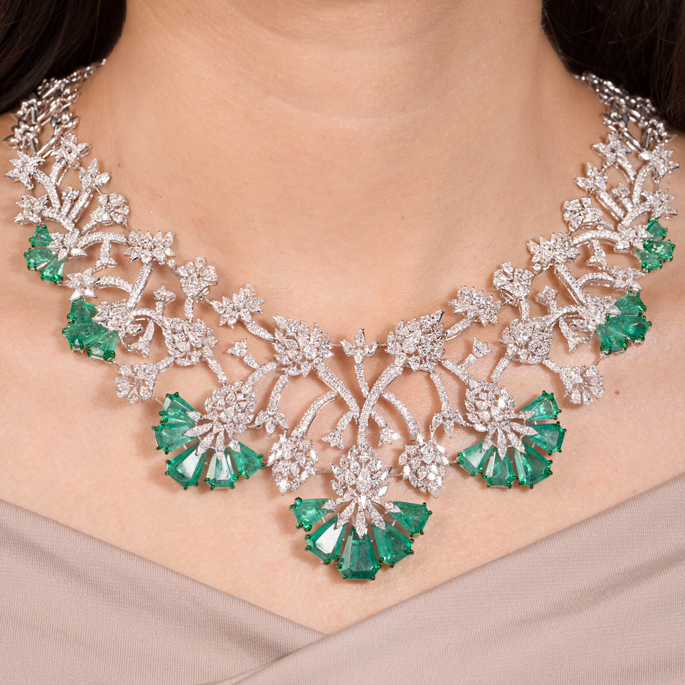 18K White Gold Diamond Necklace - 24.54ct VS-SI-EF with Colour Stones