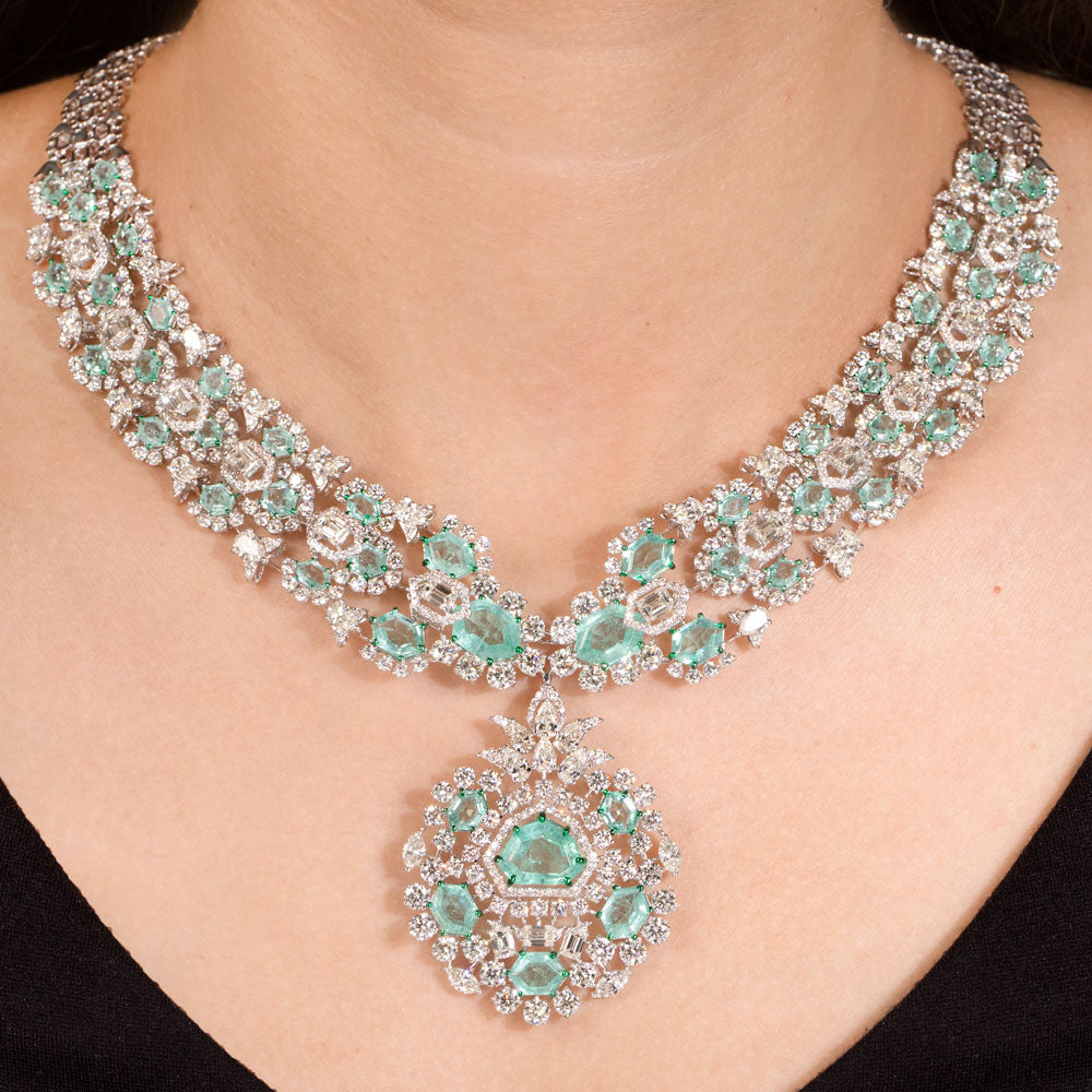 18K White Gold Diamond Necklace - 29.934ct VVS-VS-HI with Colour Stones