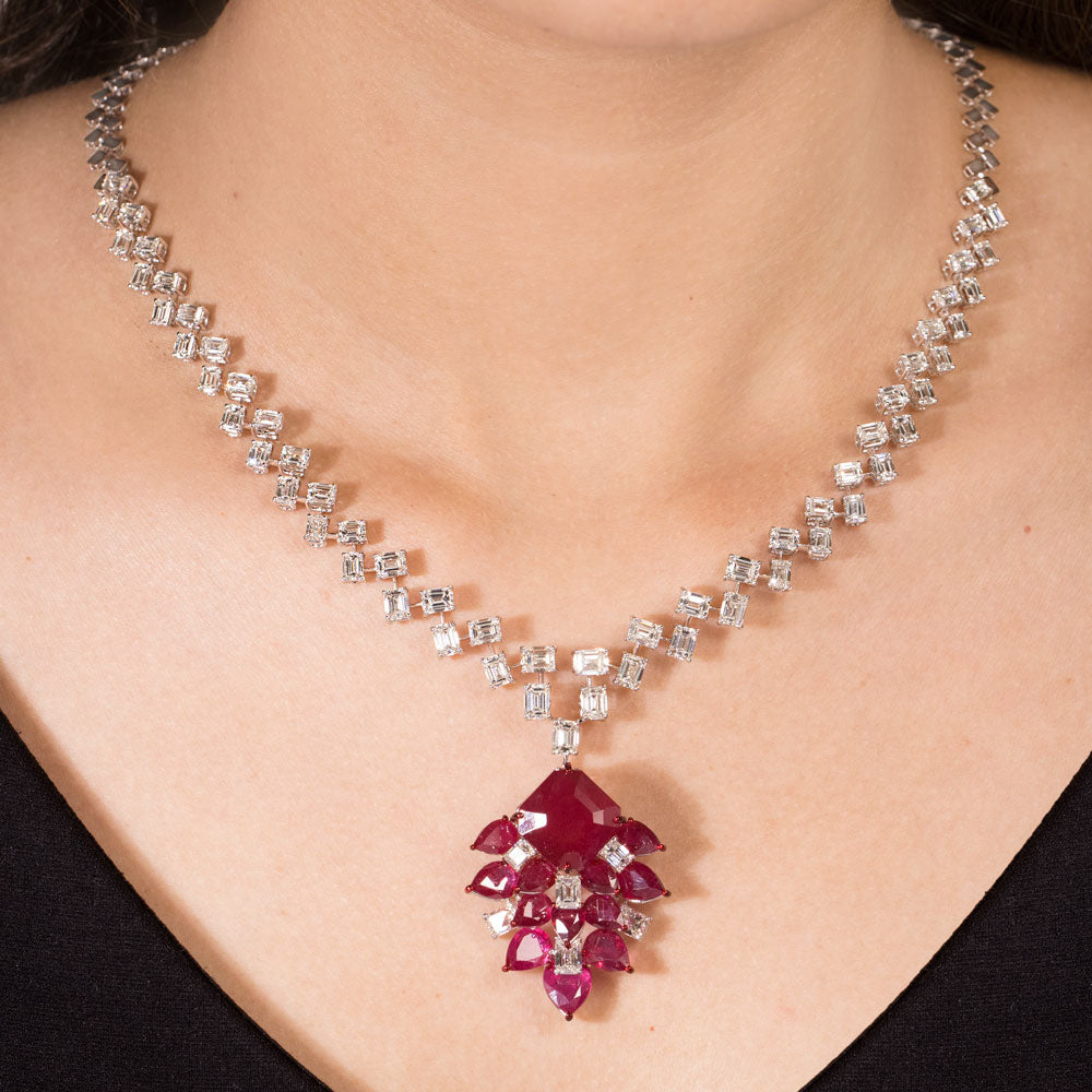 18K White Gold Diamond Necklace - 19.12ct VVS-VS-GH with Colour Stones