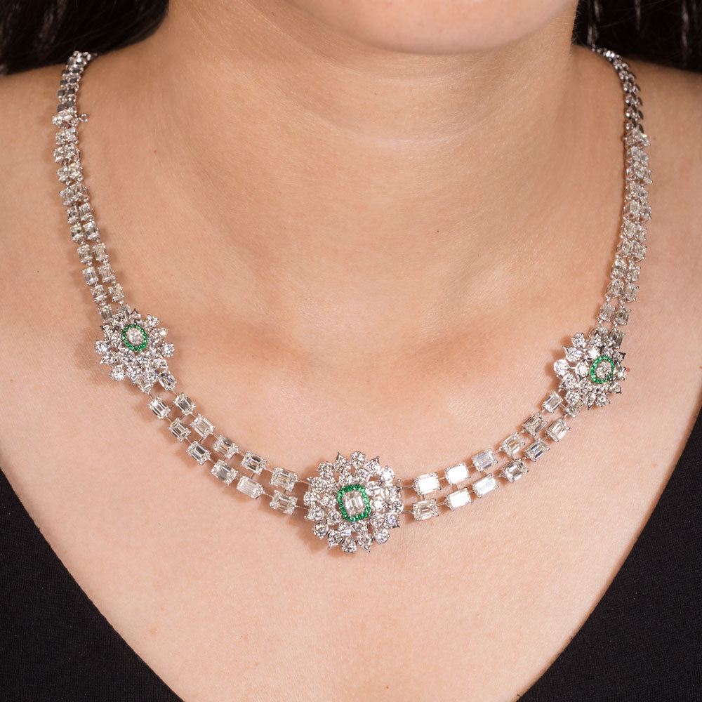 18K White Gold Diamond Necklace - 33.81ct VVS-VS-HI with Colour Stones