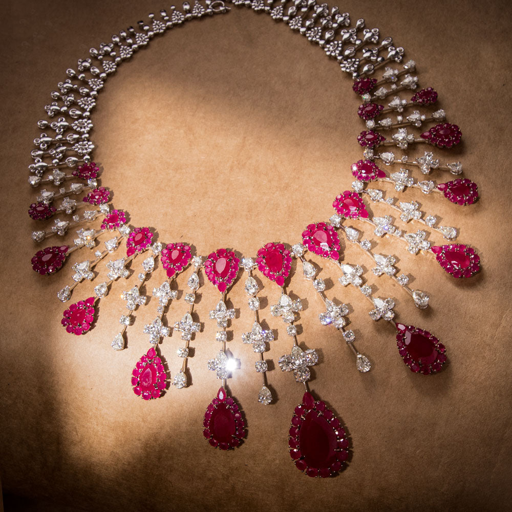 18K White Gold Diamond Necklace - 47.58ct VVS-VS-HI with Colour Stones