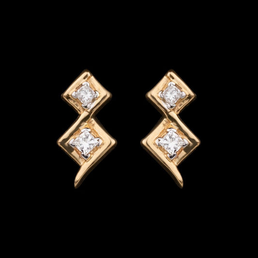 18K Yellow Gold Diamond Earrings - 0.11ct VVS-VS-HI