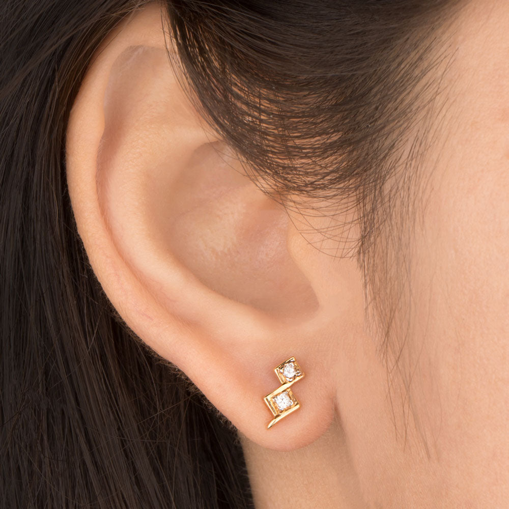 18K Yellow Gold Diamond Earrings - 0.12ct VVS-VS-GH
