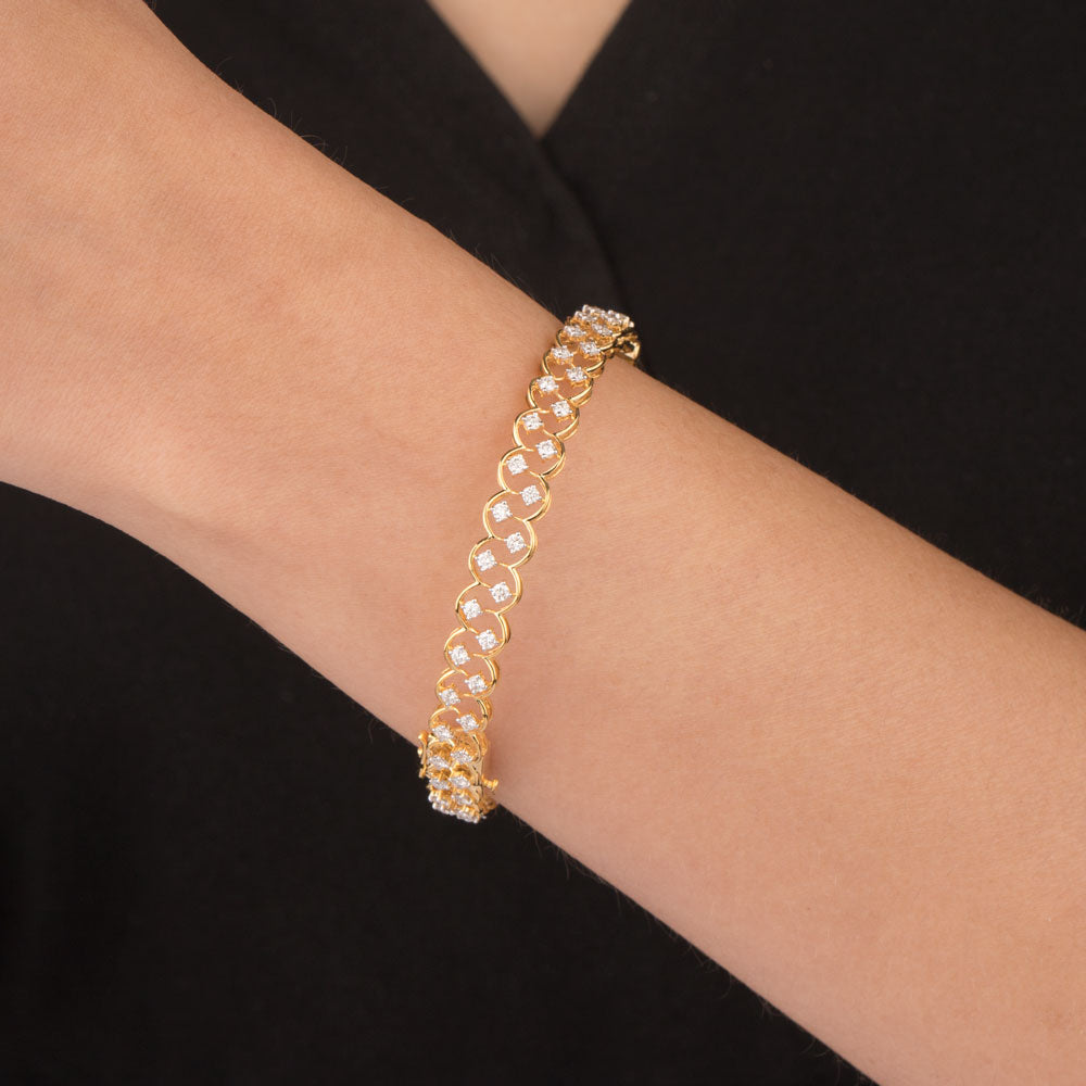 18K Yellow Gold Diamond Bangle - 3.95ct VVS-VS-GH