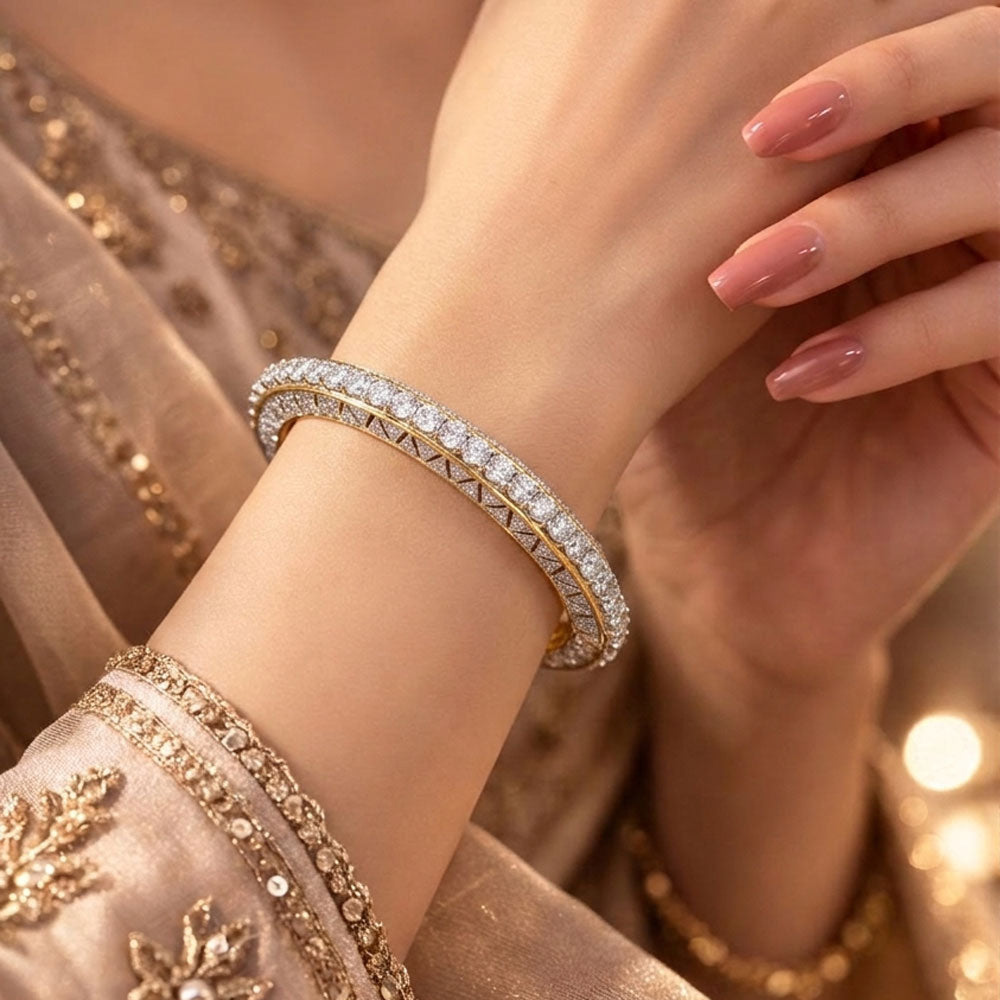 18K Yellow Gold Diamond Bangle - 38.632ct VVS-VS-GH