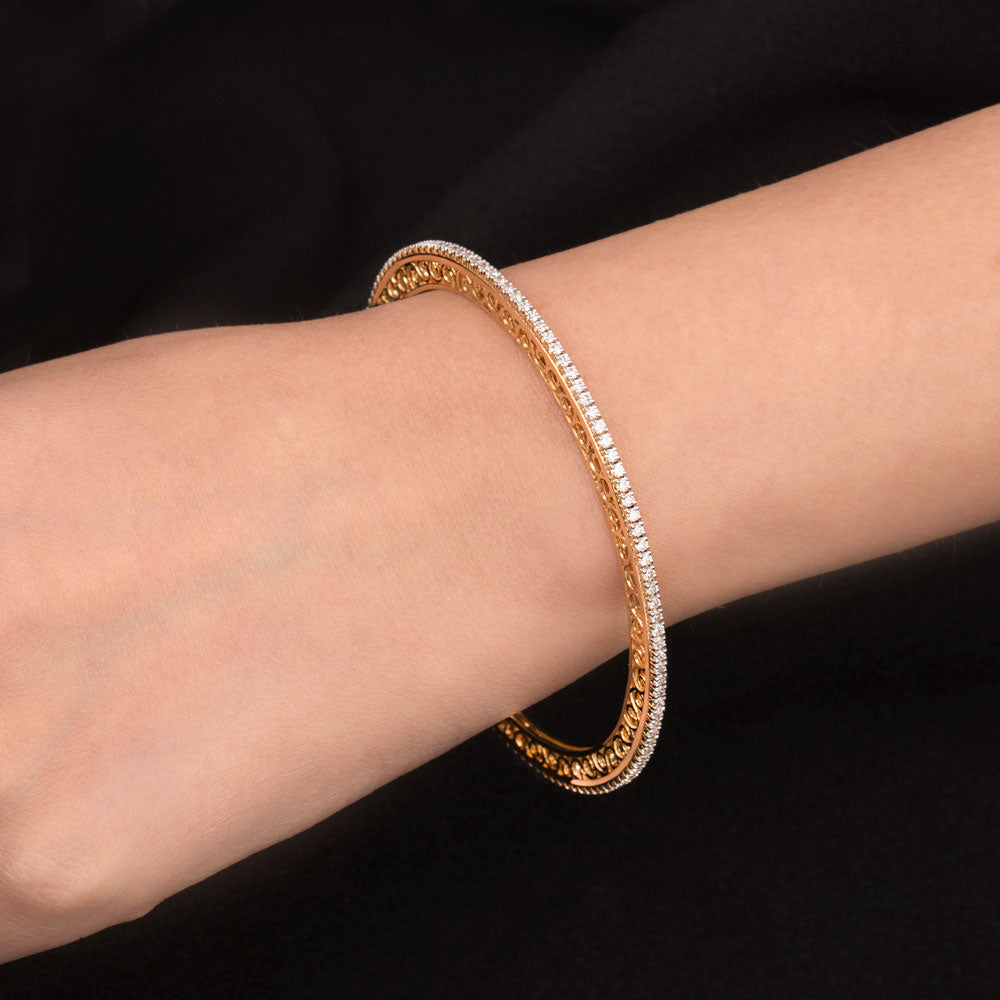 18K Yellow Gold Diamond Bangle - 4.291ct VVS-VS-GH