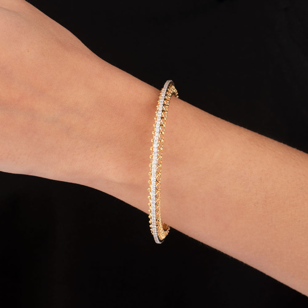 18K Yellow Gold Diamond Bangle - 2.282ct VVS-VS-IJ
