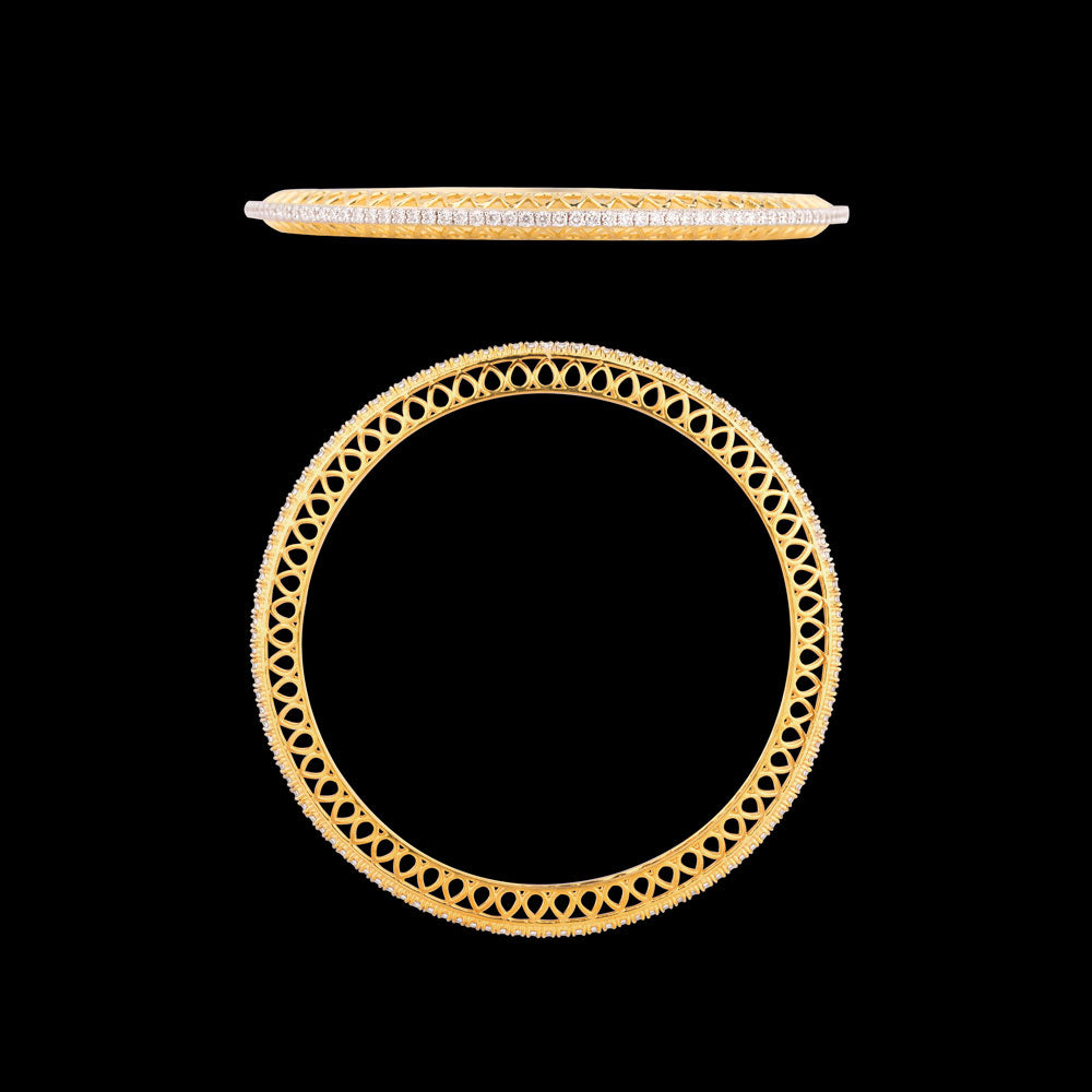 18K Yellow Gold Diamond Bangle - 2.166ct VVS-VS-EF