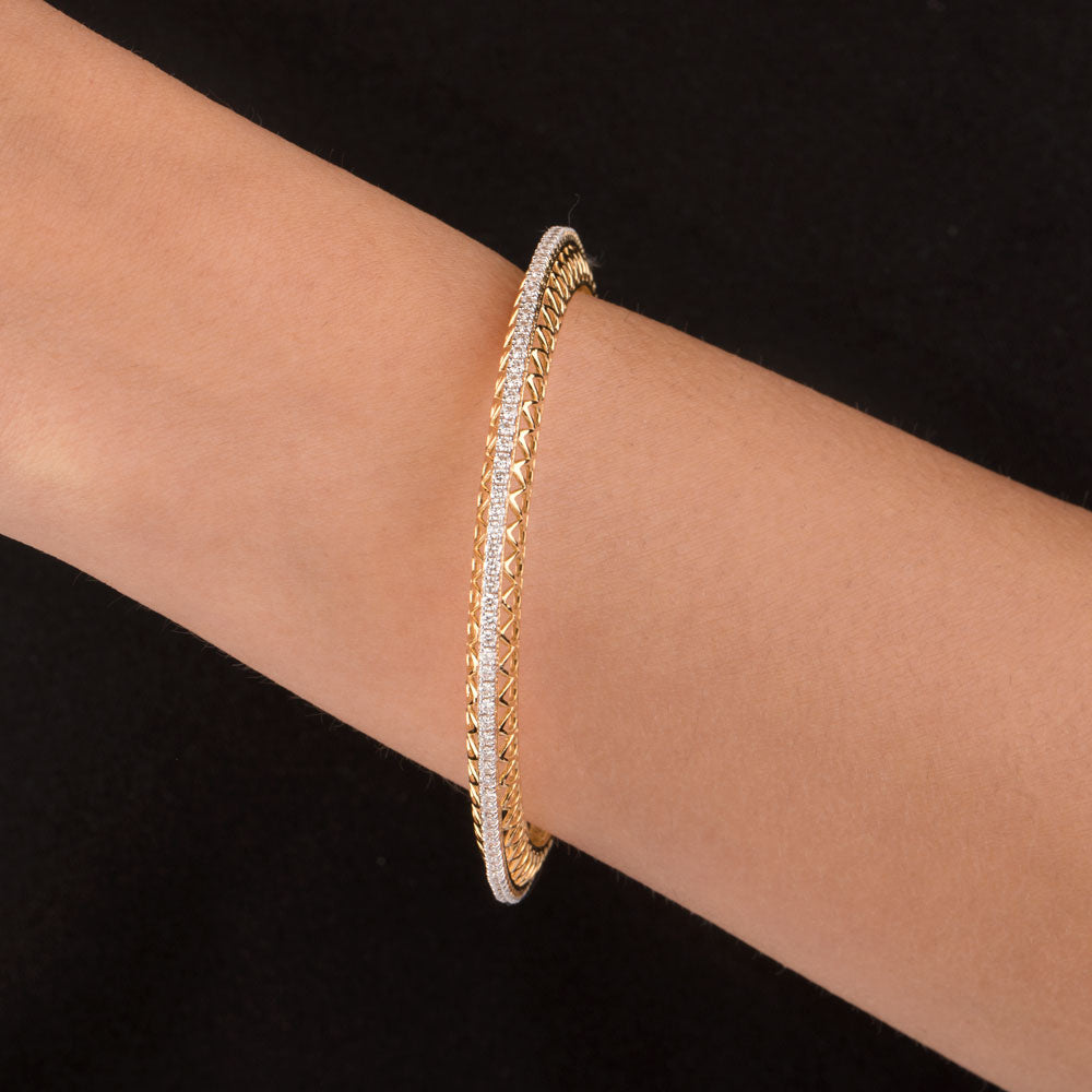 18K Yellow Gold Diamond Bangle - 2.166ct VVS-VS-EF