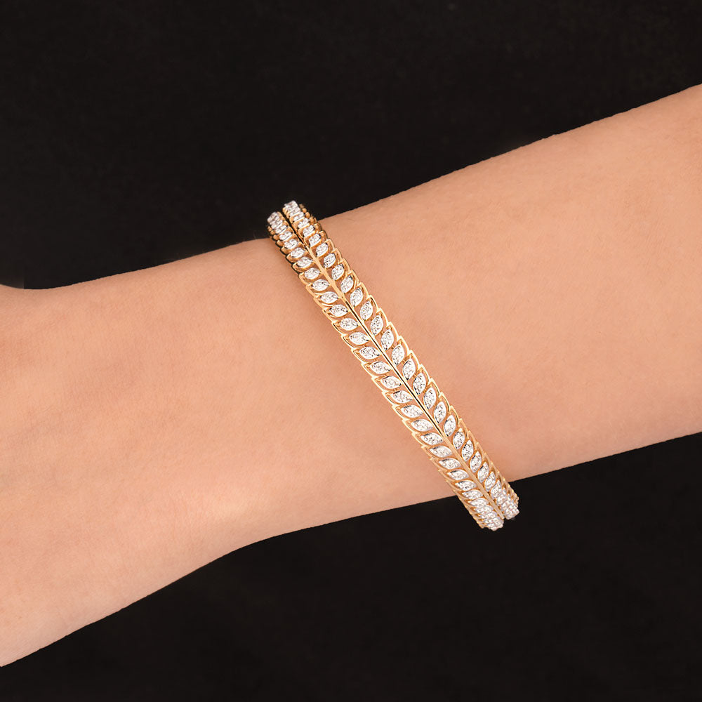 18K Yellow Gold Diamond Bangle - 2.902ct VVS-VS-GH