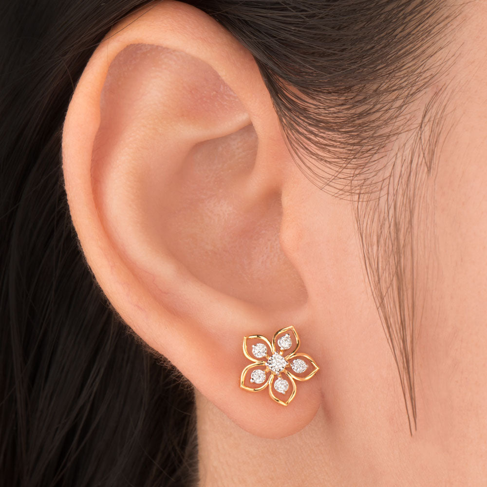 18K Yellow Gold Diamond Earrings - 0.131ct SI-GH