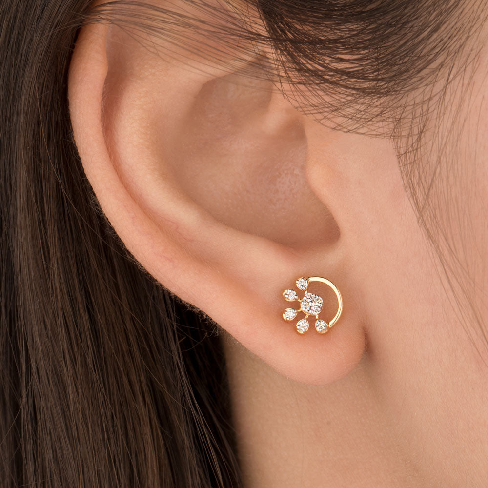 18K Yellow Gold Diamond Earrings - 0.136ct VS-SI-HI