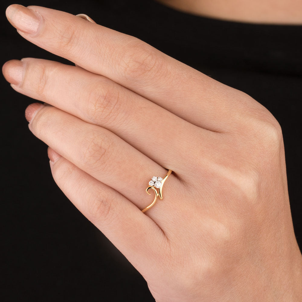 18K Yellow Gold Diamond Ring - 0.073ct VS-EF