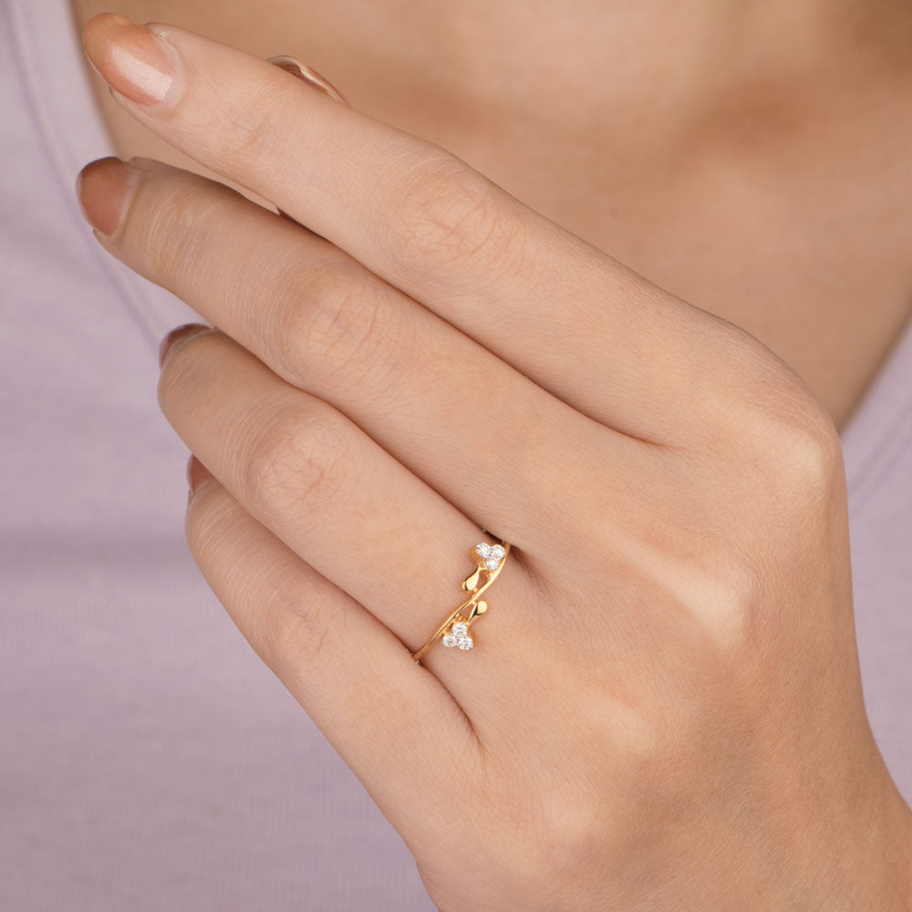 18K Yellow Gold Diamond Ring - 0.095ct VVS-VS-IJ