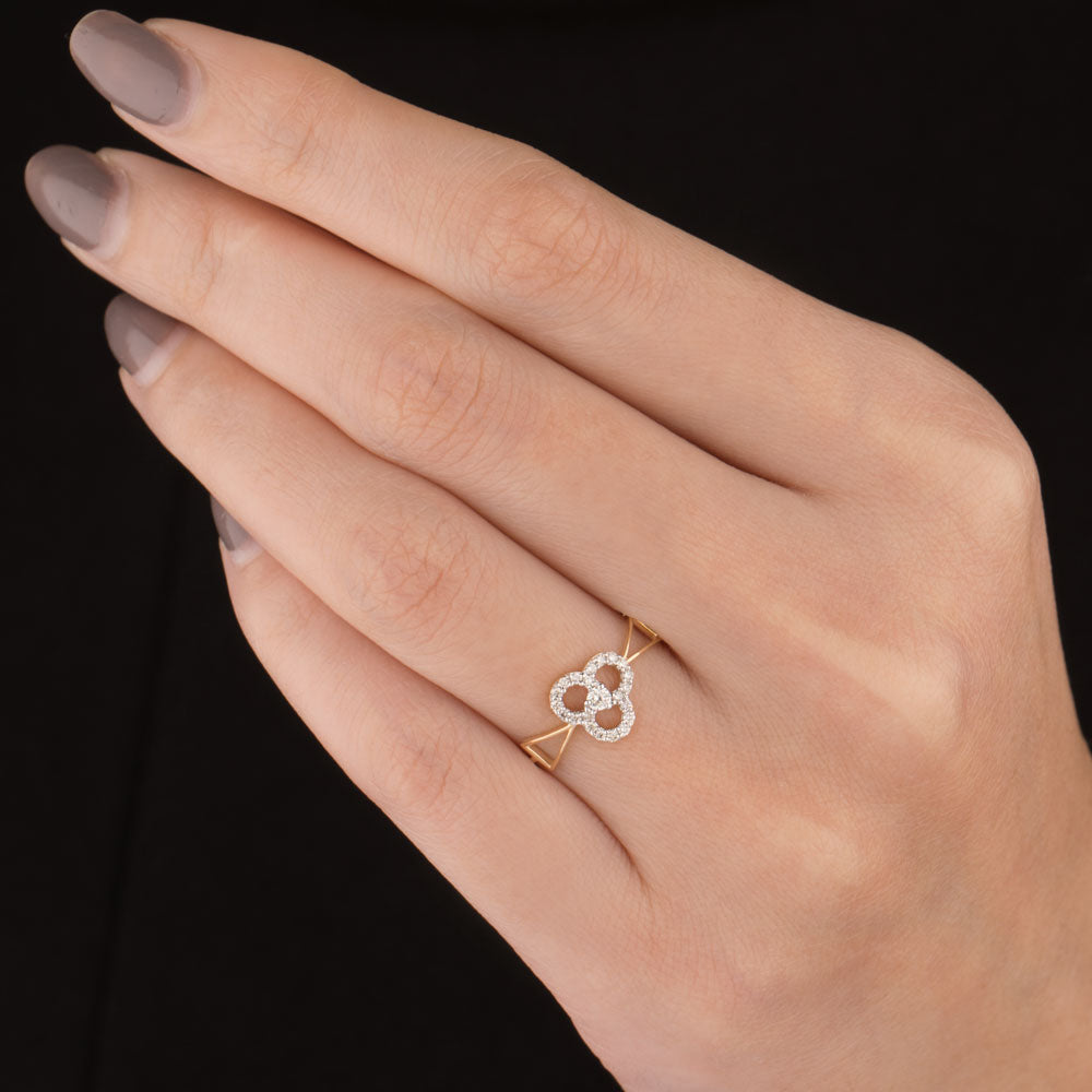 18K Yellow Gold Diamond Ring - 0.14ct VVS-VS-IJ