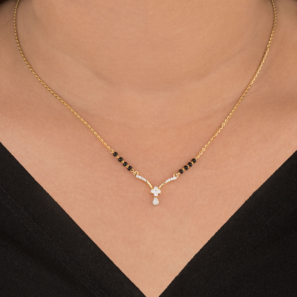 18K Yellow Gold Diamond Tanmaniya - 0.166ct VVS-VS-GH with Colour Stones