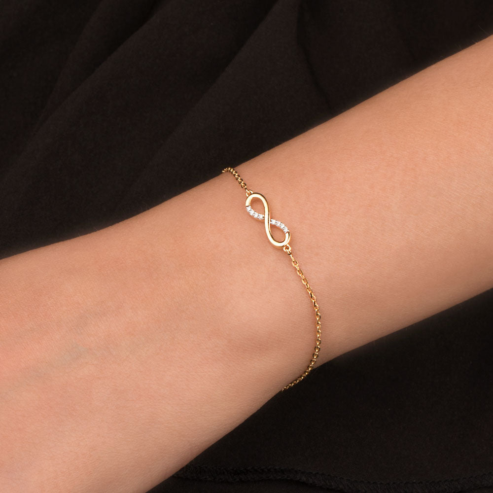 18K Yellow Gold Diamond Bracelet - 0.035ct VS-GH