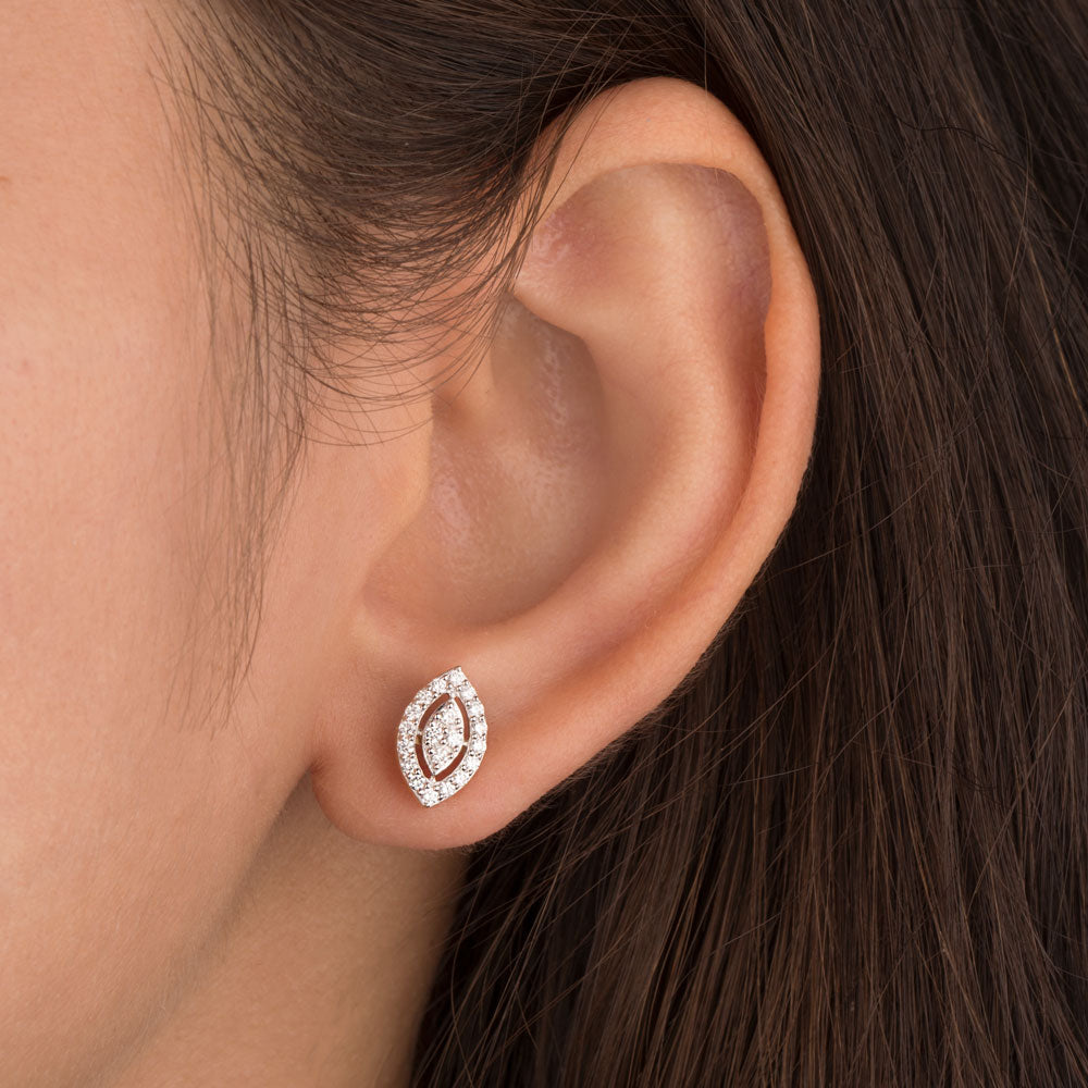 18K Yellow Gold Diamond Earrings - 0.36ct VS-FG