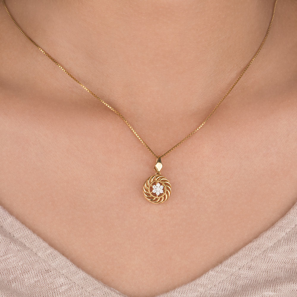 14K Yellow Gold Diamond Pendant - 0.12ct SI-IJ